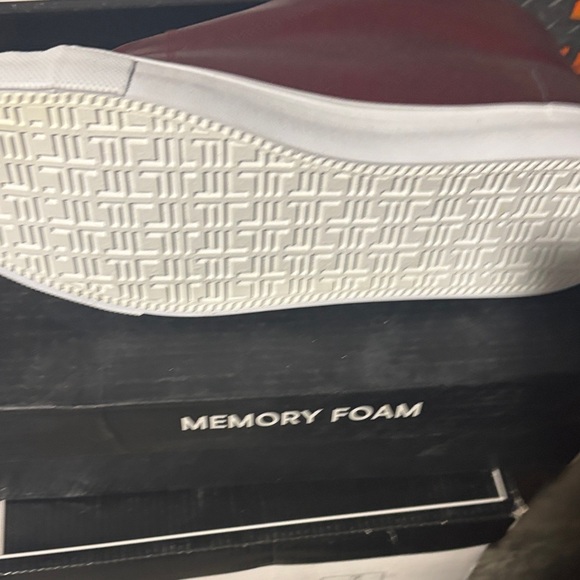 London Fog Men's Maroon Sneakers - Picture 3 of 3